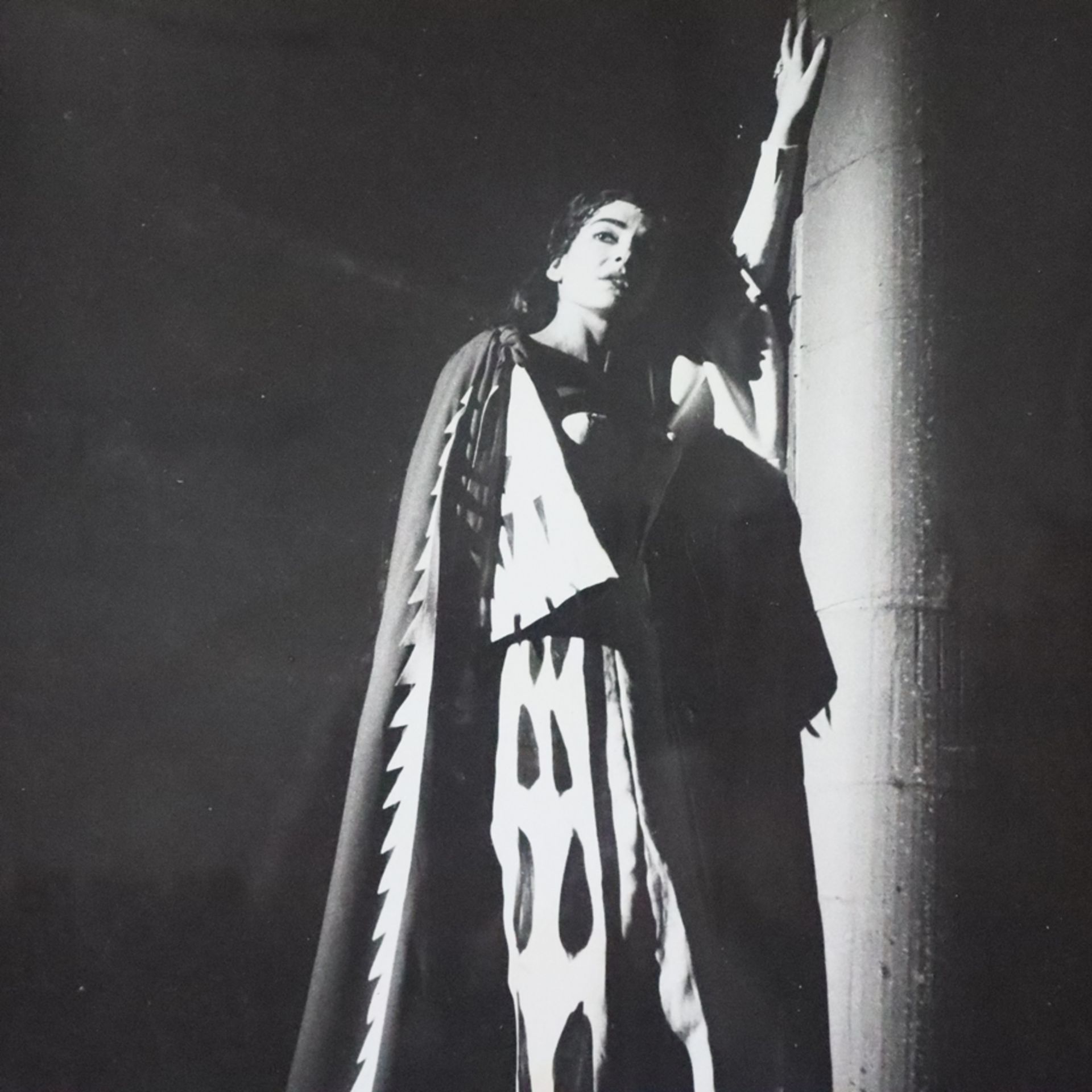 Konvolut zum 100. Geburtstag von Maria Callas (2.12.1923 New York -16. 9.1977 Paris) - 3 s/w Fotogr - Bild 3 aus 8