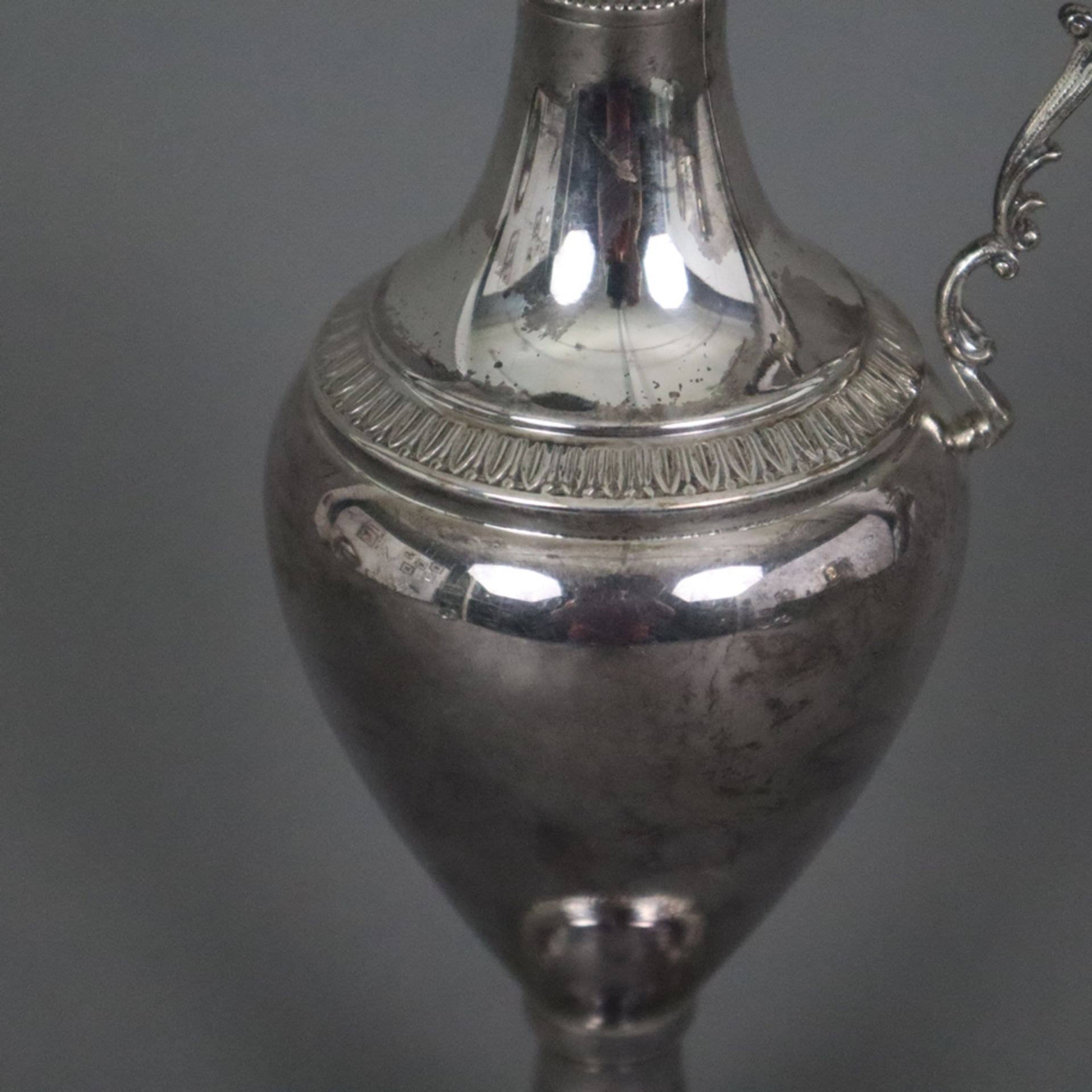Ölkanne/Schenkkanne - Italien, 800er Silber, gestempelt, ovoider Korpus mit Schnabelausguss, geschw - Bild 4 aus 6