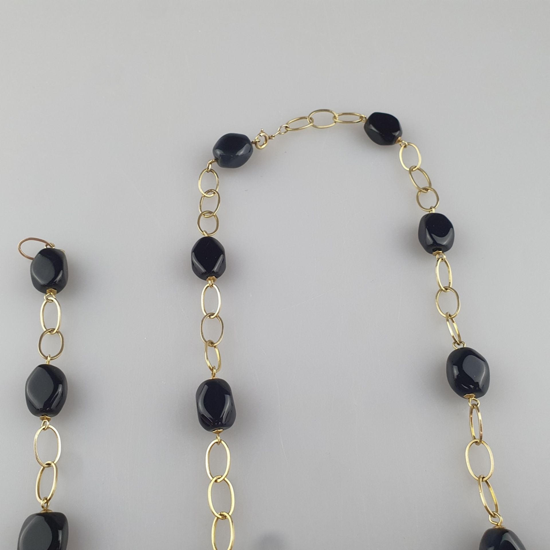 Halskette & Armband mit Onyxen- Gelbgold 333/000, Federringösen gestempelt „333 CAH“, je drei bzw.  - Bild 4 aus 4