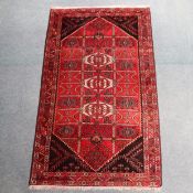 Orientteppich - 20. Jh., Wolle, rotgrundig, ornamental gemustert, ca. ca. 265 x 160 cm, Gebrauchssp