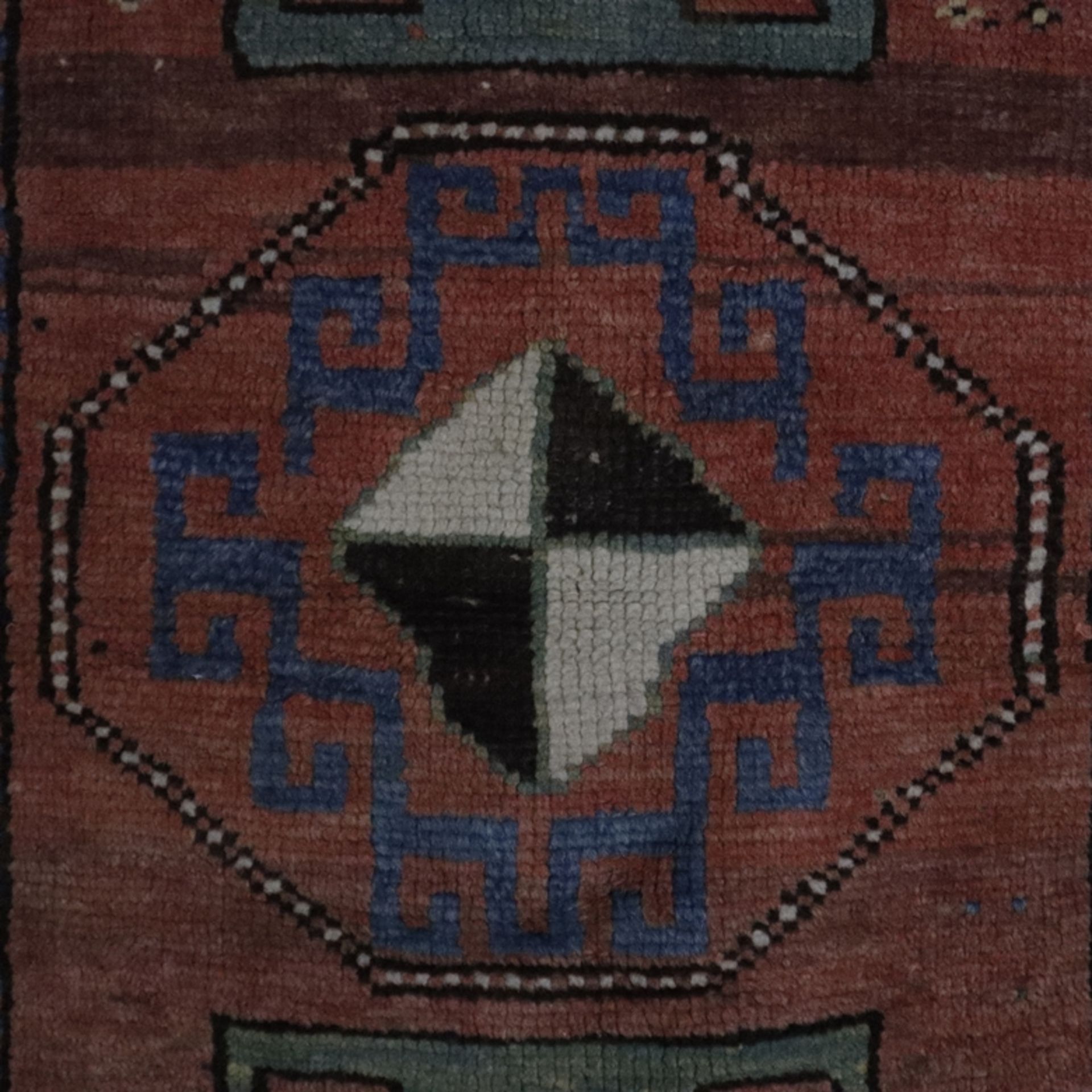Orient-Brücke - Kasak, 20. Jh., Wolle, pflanzliche Farben, geometrisch gemustert, mehrfache Bordüre - Bild 5 aus 9