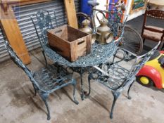 CAST METAL GARDEN TABLE & 4 CHAIRS