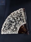 OLD TORTOISESHELL & LACE FAN