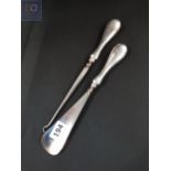 SILVER HANDLED SHOE HORN AND LACE PULLER