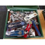LARGE QUANTITY OF COLLECTORS SPOONS