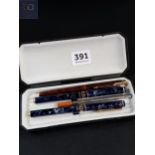 MARBLE EFFECT FOUNTAIN PEN/PENCIL IN CASE ALONG WITH A PARKER FOUNTAIN PEN AND REFILL