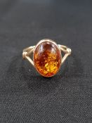 14 CARAT GOLD AND AMBER RING