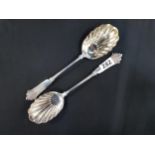 PAIR OF SILVER SHELL SERVING SPOONS (TESTS TO ) 164.6G