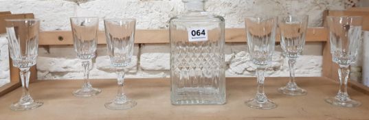 DECANTER AND 6 GLASSES