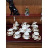 40 PIECES OF ROYAL ALBERT COUNTRY ROSE
