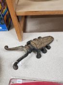 CAST IRON BEETLE BOOT PULL