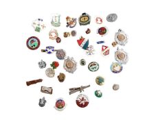 COLLECTION OF BADGES (MOSTLY BOWLING ETC)