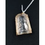 YELLOW METAL MOUNTED LALIQUE (FRANCE) PENDANT