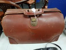 OLD LEATHER DOCTORS BAG