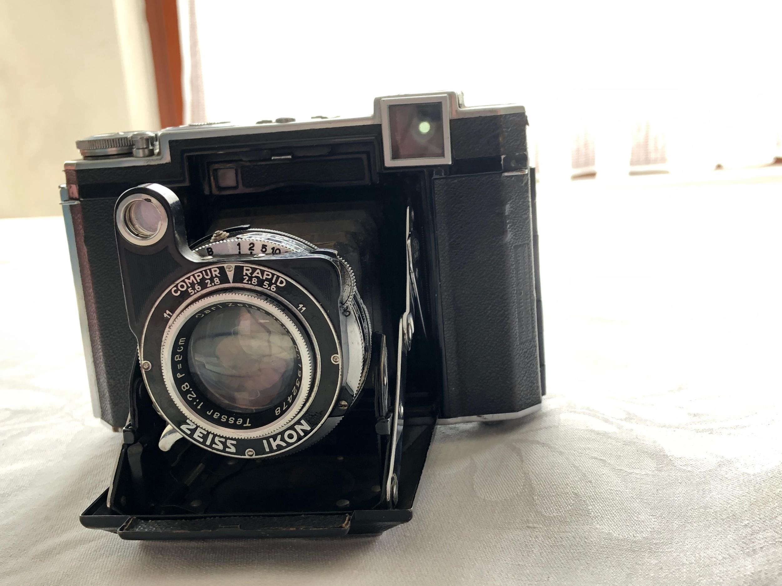 ZEISS IKON Super Ikonta 532/16 Tessar F2.8/8cm #1932478 lens Small leather patch gone from top left - Image 2 of 2