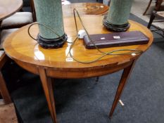 OVAL LAMP TABLE
