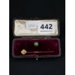 BOXED 15 CARAT GOLD TIE PIN WITH SOLITAIRE DIAMOND AND GOLD ENAMELLED COLLAR STUD