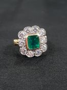 18 CARAT YELLOW GOLD EMERALD AND DIAMOND CLUSTER RING - TRADITIONAL WHITE GOLD BEADED SETTING WITH