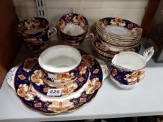 ROYAL ALBERT HEIRLOOM TEASET