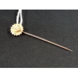 14 CARAT GOLD AND SEED PEARL STICK PIN 1.3G