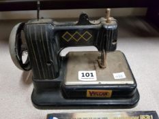 TOY SEWING MACHINE