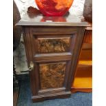 VICTORIAN WALNUT BEDSIDE CABINET