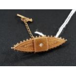 ANTIQUE 15 CARAT GOLD BROOCH SET WITH DIAMOND 3.6G