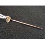 9 CARAT GOLD STICK PIN WITH BUTTERFLY SET IN PEARLS