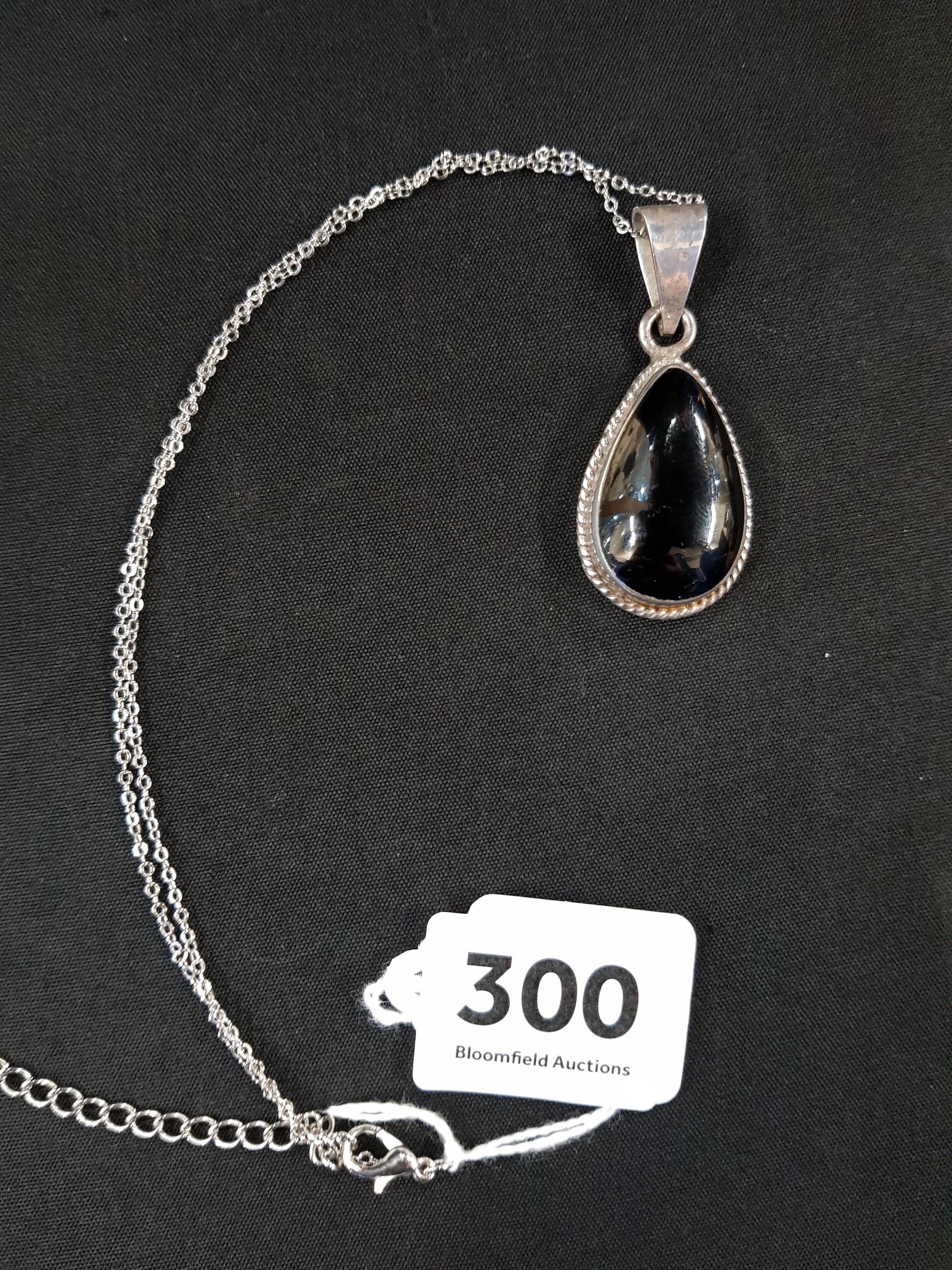 SILVER ONYX PENDANT ON SILVER CHAIN