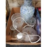 BOX OF GLASSWARE AND ORNAMENTS