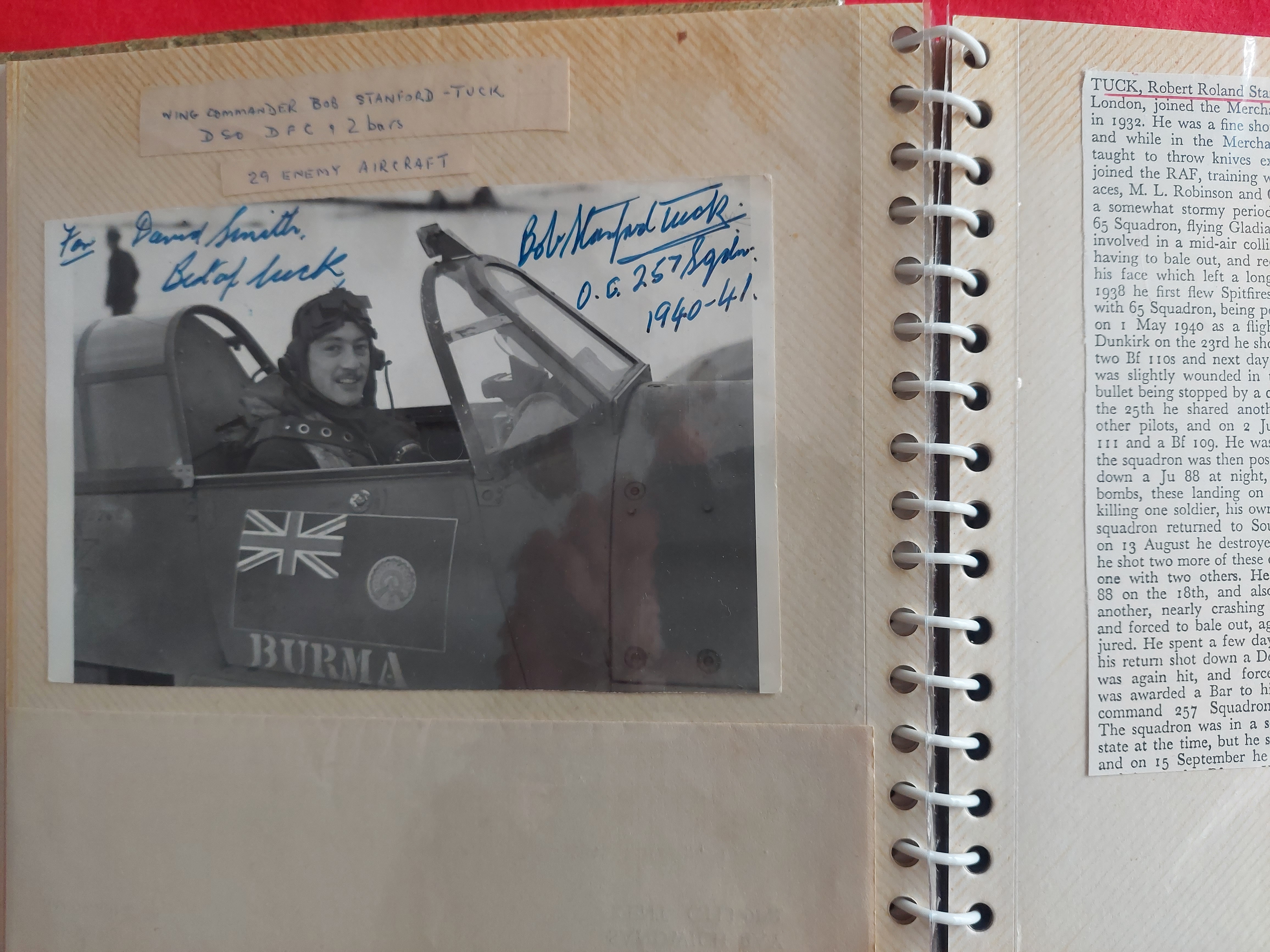 LARGE QUANTITY OF WORLD WAR 2 ROYAL AIR FORCE AUTOGRAPHS AND SIGNED MEMORABILIA - Image 18 of 26