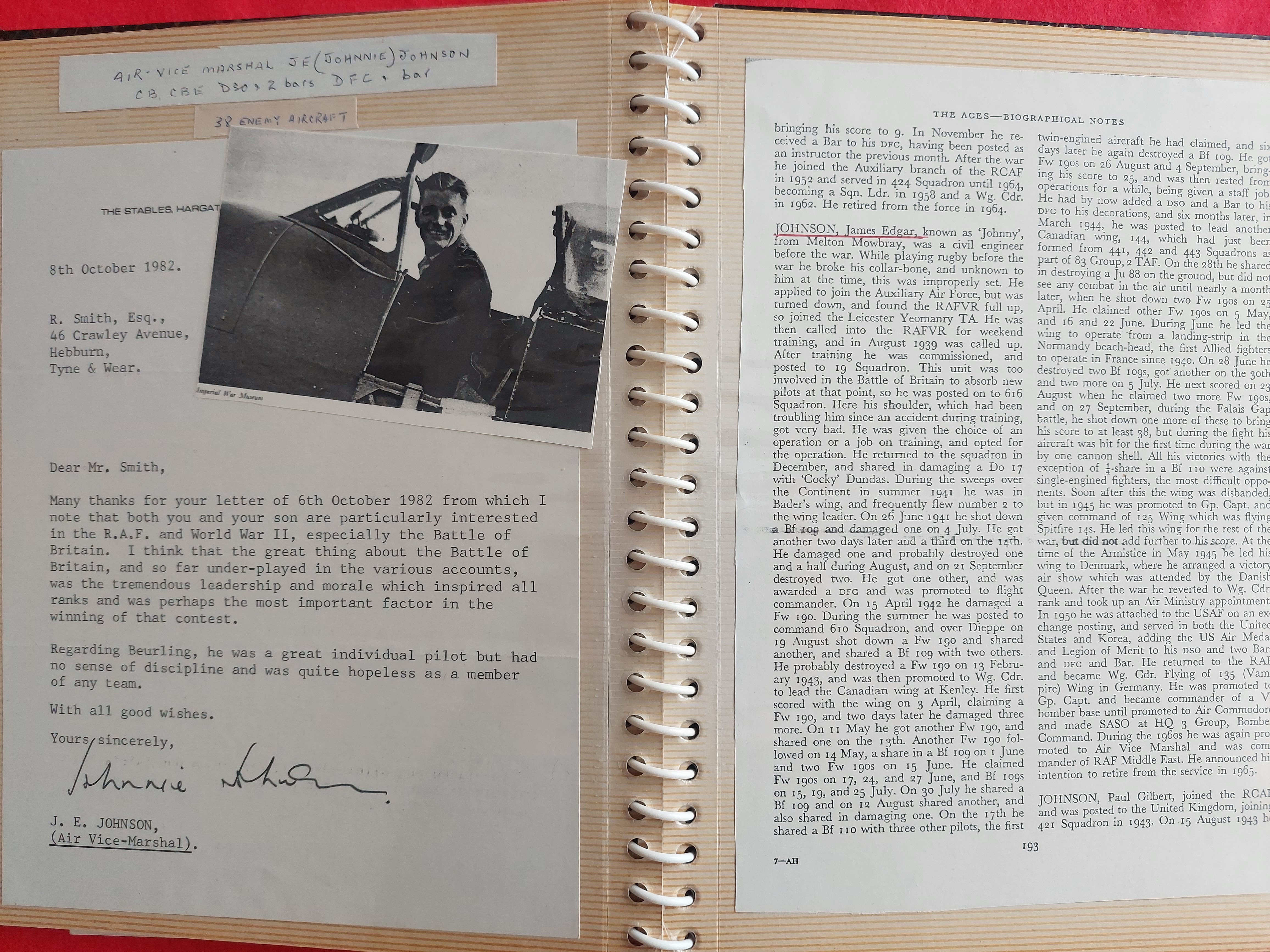 LARGE QUANTITY OF WORLD WAR 2 ROYAL AIR FORCE AUTOGRAPHS AND SIGNED MEMORABILIA - Image 16 of 26