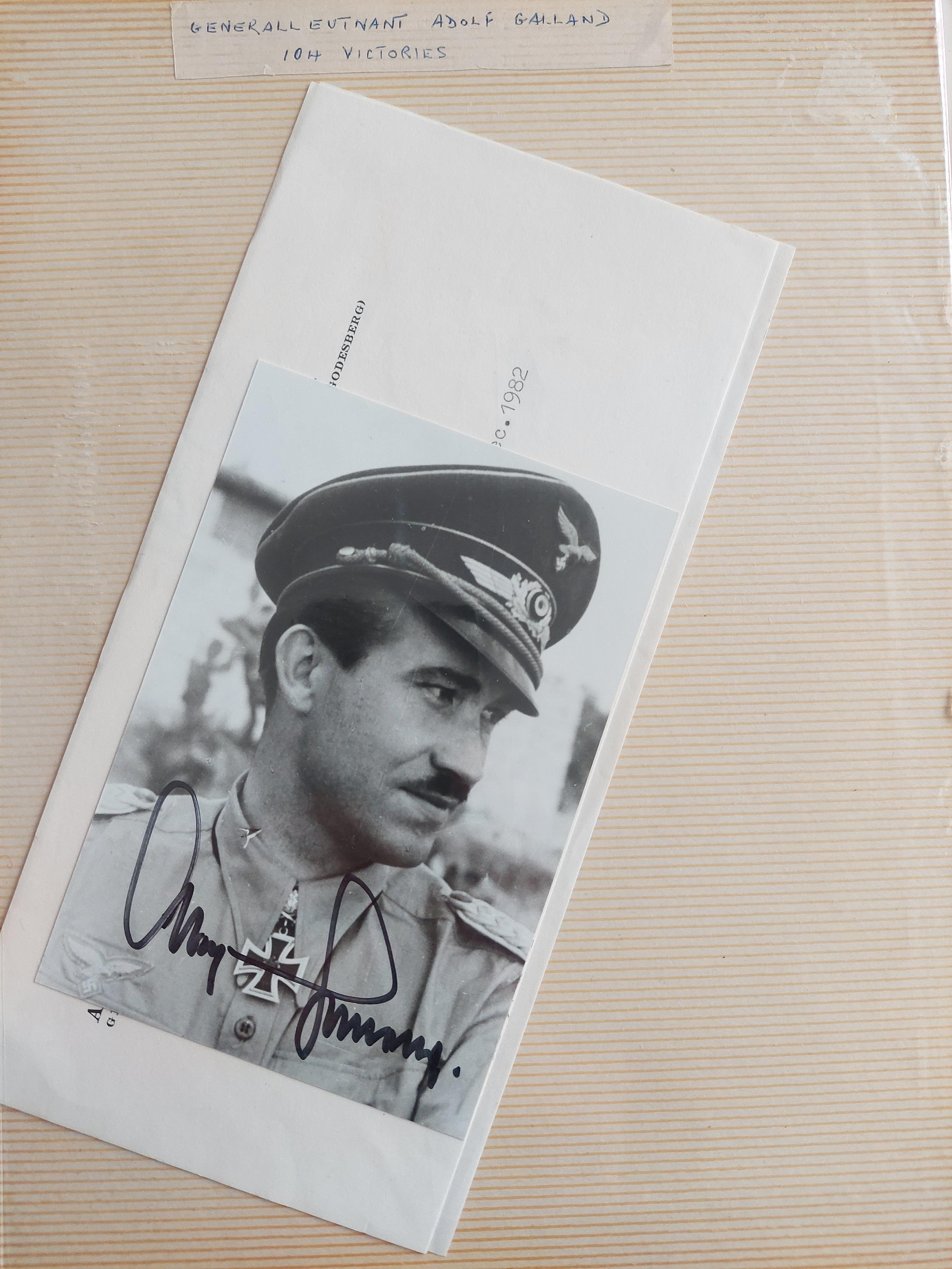 LARGE QUANTITY OF WORLD WAR 2 ROYAL AIR FORCE AUTOGRAPHS AND SIGNED MEMORABILIA - Image 15 of 26