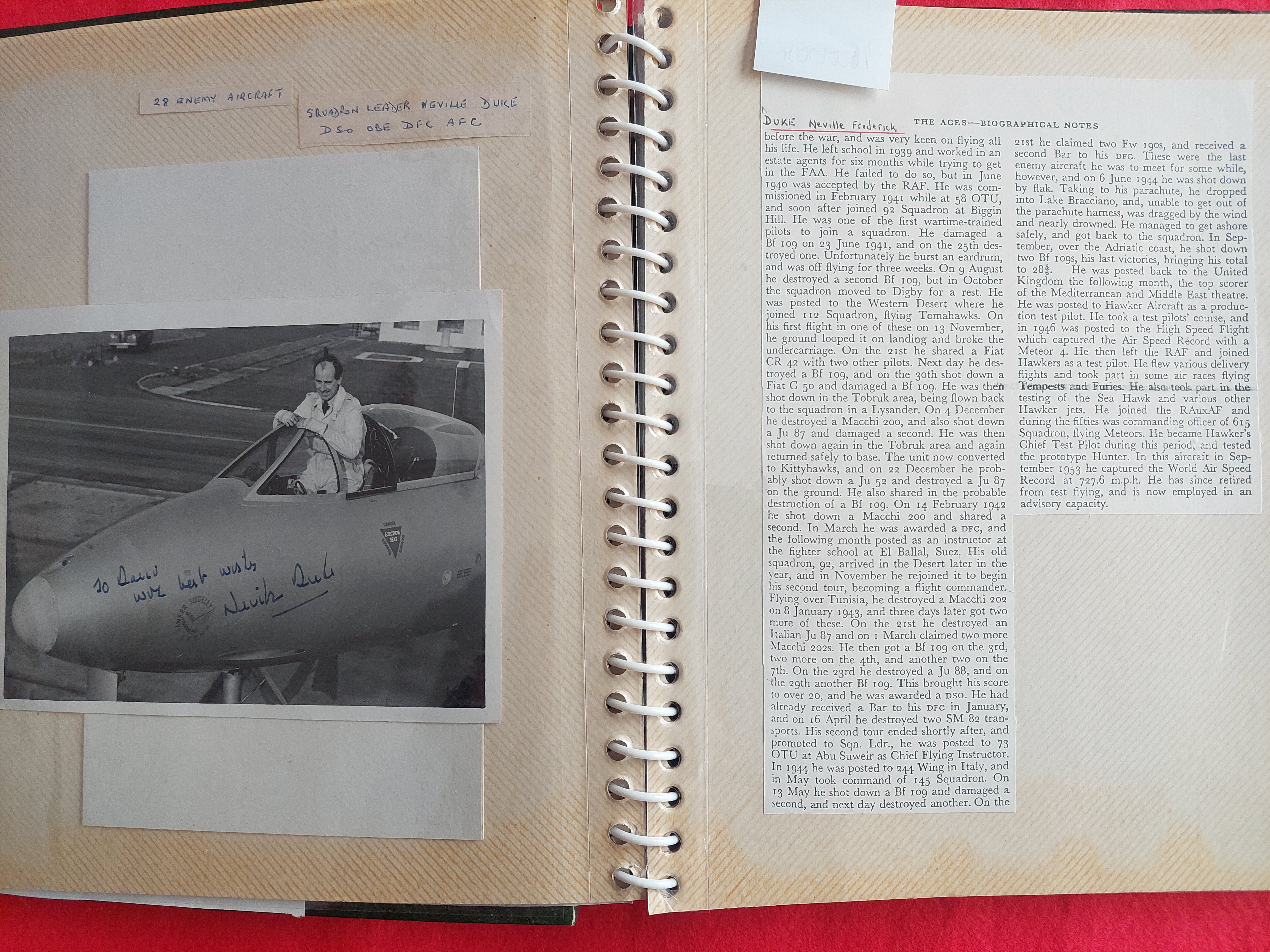 LARGE QUANTITY OF WORLD WAR 2 ROYAL AIR FORCE AUTOGRAPHS AND SIGNED MEMORABILIA - Image 9 of 26