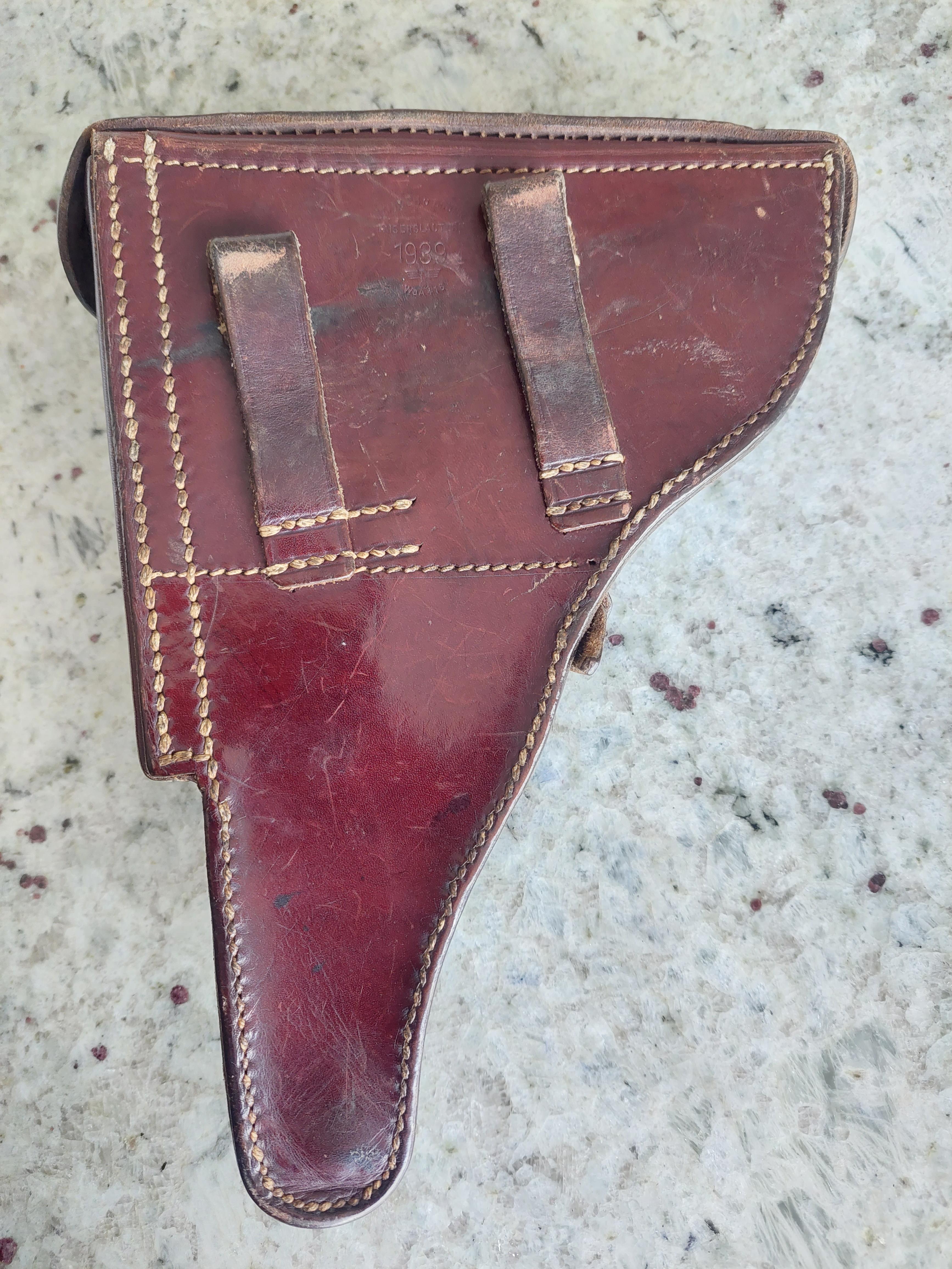 WORLD WAR 2 THIRD REICH BROWN LEATHER HOLSTER STAMPED TO REAR 1939 WITH EAGLE AND SWASTIKA. - Image 3 of 4