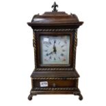 VINTAGE STYLE MANTLE CLOCK