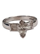 18 CARAT WHITE GOLD & DIAMOND RING WITH 1.15 CARAT OF DIAMONDS SIZE N