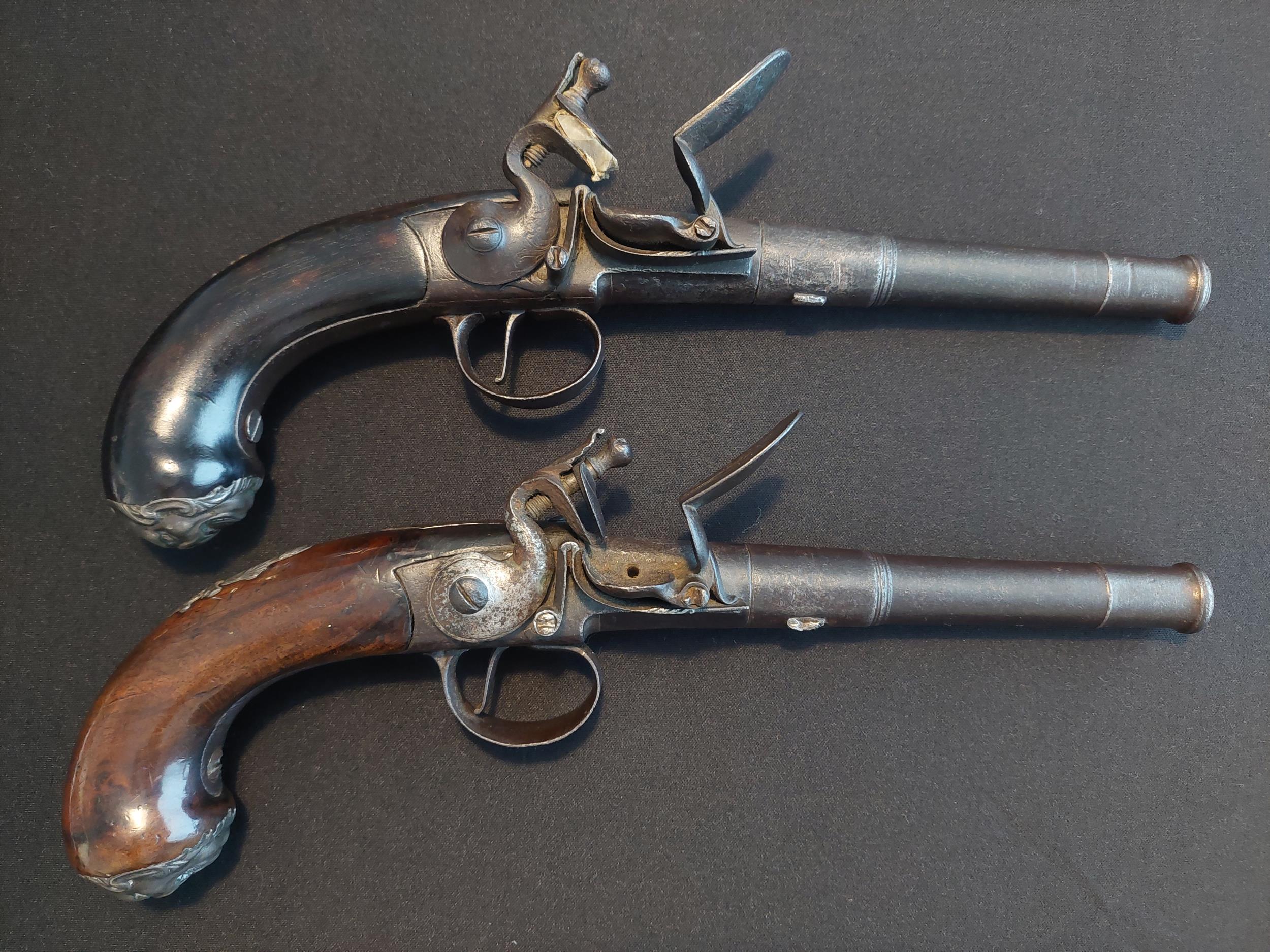 Harris of Dublin A Pair Of 22-Bore Cannon Barrelled Flintlock Box Lock Pistols by Harris. Queen Anne - Image 3 of 15