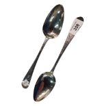 PAIR OF GEORGIAN IRISH SILVER SPOONS 122G