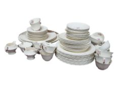 QUANTITY OF SPODE DINNERWARE