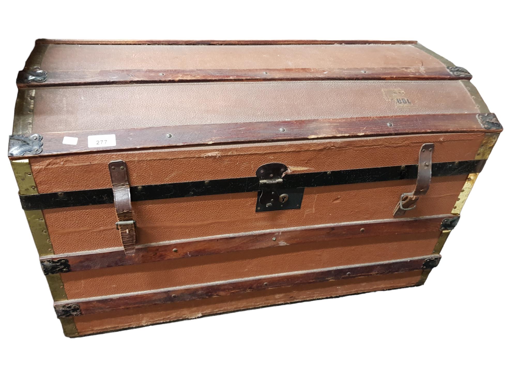 ANTIQUE TRAVEL TRUNK