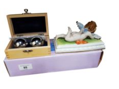 LOT TO INCLUDE MEISSEN STYLE FIGURE, BOXED CHINESE MEDICINE BALLS & BOXED TIN PLATE CAR