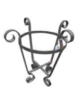 WROUGHT IRON PLANT POT HOLDER