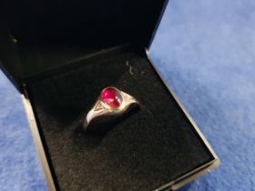 9 CARAT GOLD GARNET SET RING