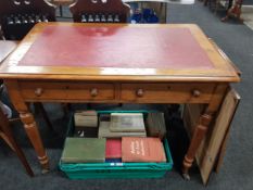 VICTORIAN LEATHER TOP 2 DRAWER WRITING TABLE