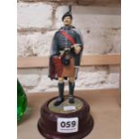 UDR PIPER FIGURE