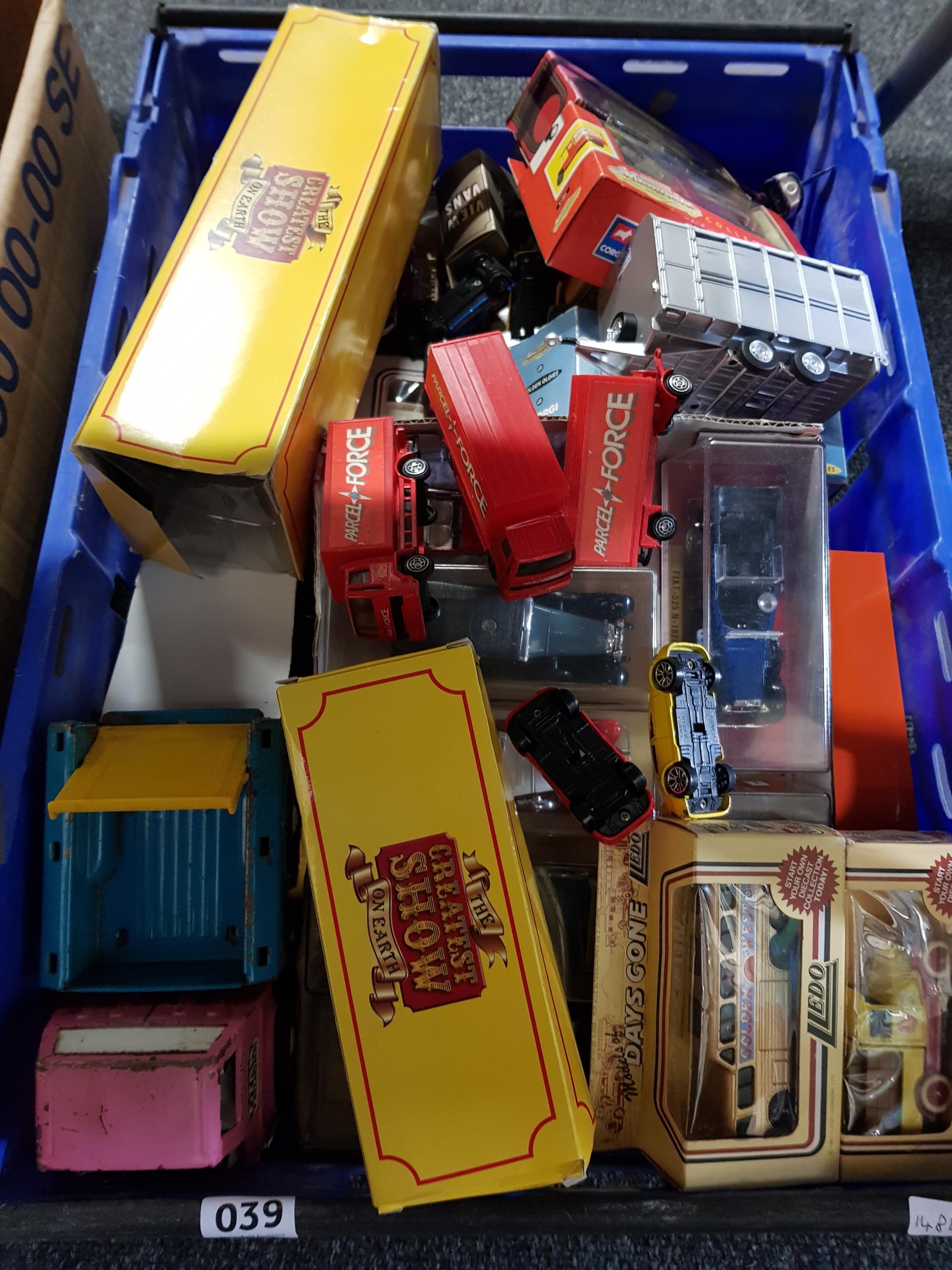 BOX OF MODEL CARS