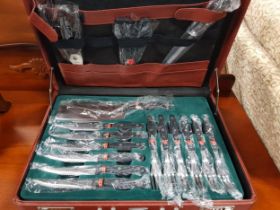 SOLLINGER NEW CASED CUTLERY SET