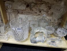 QUANTITY OF CUT GLASS TO INCLUDE WATERFORD, TYRONE AND GALWAY ETC