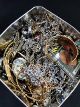 TIN OF GOOD QUALITY MIXED COSTUME JEWELLERY